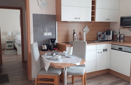 Ortsmitte Appartement | Appartement 'Sommerwind Am Finkenbusch' avec vue sur les montagnes, terrasse privée et Wi-Fi
