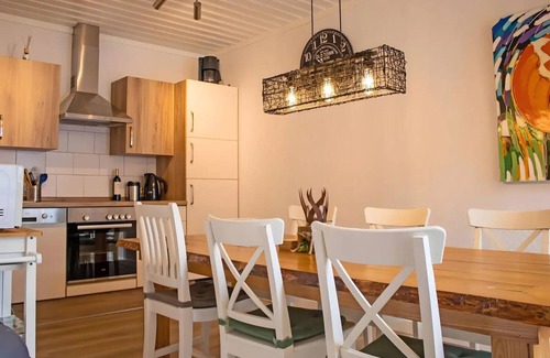 Schwalefeld Appartement | Apartment 'Sonnentraum' with Mountain View, Shared Terrace and Wi-Fi