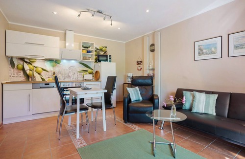 Putbus Appartement | Apartment 'Sonnenblick' with Private Terrace, Private Garden and Wi-Fi
