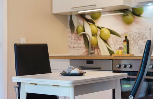 Putbus Appartement | Apartment 'Sonnenblick' with Private Terrace, Private Garden and Wi-Fi