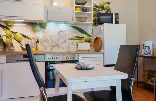 Putbus Appartement | Apartment 'Sonnenblick' with Private Terrace, Private Garden and Wi-Fi