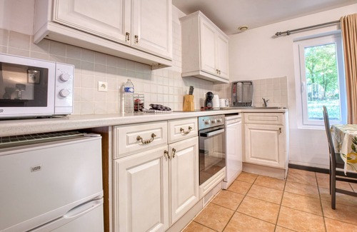 Bergerac Appartement | Apartment 'Stag' with Shared Pool, Wi-Fi and Air Conditioning