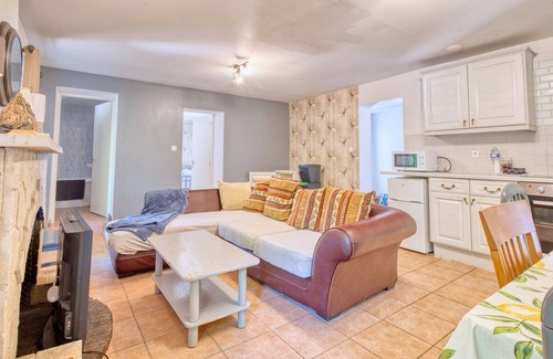 Bergerac Appartement | Apartment 'Stag' with Shared Pool, Wi-Fi and Air Conditioning