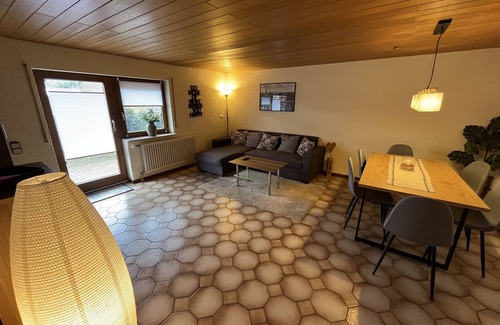 Neusatzeck Appartement | Apartamento 'Striebels Ferienwohnung' con vistas a la montaña, terraza privada y Wi-Fi