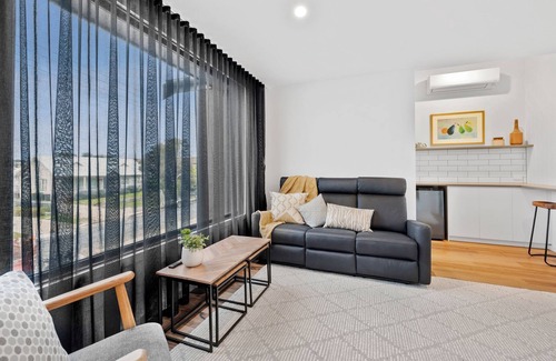 Torquay Appartement | Apartment Studio 6: 2 BR, 1.5 BA Apartment in Torquay, Sleeps 4