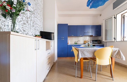 Conca Specchiulla Appartement | Appartement 'Blu Mare' avec jardin partagé, Wi-Fi et climatisation