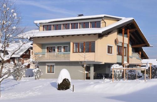 Faak am See Maison | Apartment Suite in Villa Karglhof incl 3 bedrooms, 2 bathrooms