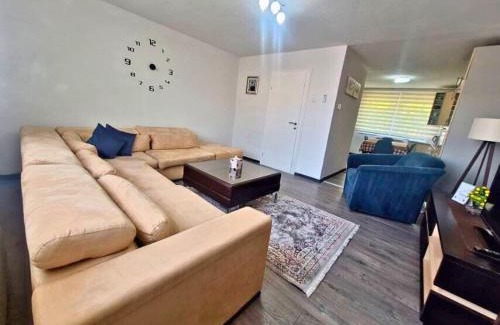 Novo Sarajevo Appartement | Apartment Sun Sarajevo - FREE garage, air conditioner in all rooms, garden
