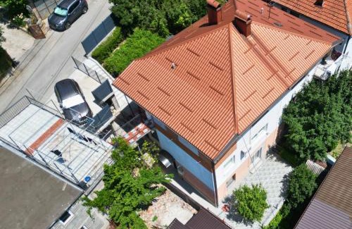 Novo Sarajevo Appartement | Apartment Sun Sarajevo - FREE garage, air conditioner in all rooms, garden