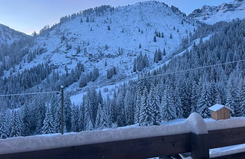 Colle Santa Lucia Appartement | Appartement 'Sunny Arabba' avec Vue sur la Montagne, Jardin Privé et Wi-Fi