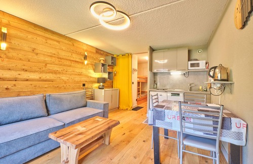 La Morte Appartement | Apartment 'Superbe Studio Au Pied Des Pistes' with Mountain View, Shared Garden and Wi-Fi