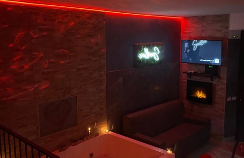 Terracina Appartement | Apartment 'Sweetlove' with Mountain View, Wi-Fi and Air Conditioning