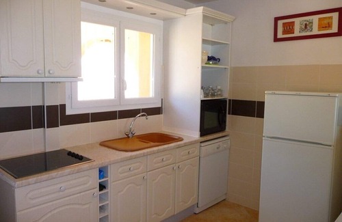 La Londe-les-Maures Appartement | Appartement T2 *** 4 pers. à 10m de la PLAGE avec VUE MER & PISCINE CHAUFFÉE (4)