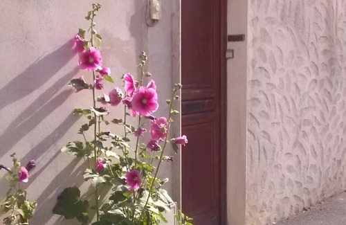 Angoulins Appartement | Appartement T2 classé deux etoiles en centre bourg ,proche des plages.