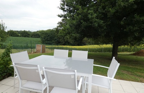 Pouillon Appartement | Appartement T3, à la campagne avec piscine