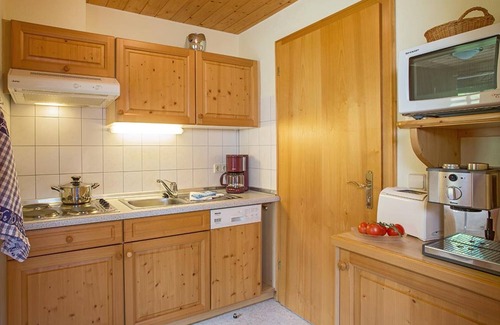 Hinterzarten Appartement | Appartement 'Tannenblick' avec vue sur la montagne, terrasse partagée et Wi-Fi
