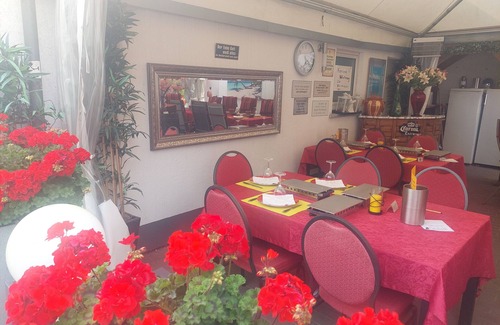 Viersen Appartement | Appartement "Tapas Restaurante 1" avec terrasse partagée et Wi-Fi