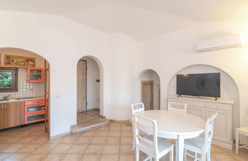 Porto San Paolo Appartement | Appartement 'Tavolara Porto San Paolo E2' avec vue sur la mer, piscine partagée et climatisation