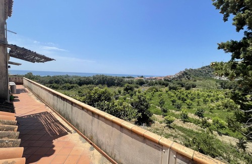 Palizzi Marina Appartement | Apartment 'Tenuta Baronale Jò - Sant'elia 2' with Sea View, Shared Terrace