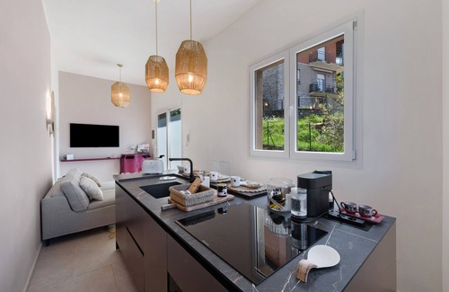 Como Appartement | Appartement "Teresa Suite In Como" avec terrasse privée, Wi-Fi et climatisation
