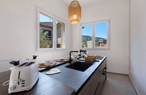 Como Appartement | Appartement "Teresa Suite In Como" avec terrasse privée, Wi-Fi et climatisation