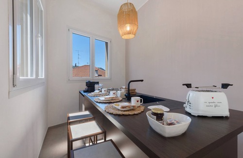 Como Appartement | Appartement "Teresa Suite In Como" avec terrasse privée, Wi-Fi et climatisation