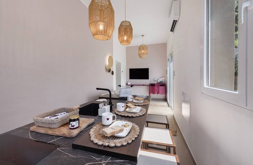 Como Appartement | Appartement "Teresa Suite In Como" avec terrasse privée, Wi-Fi et climatisation