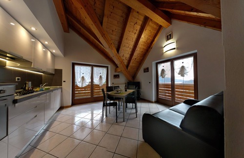 Molveno Appartement | Appartement "le sourire" et The Joys avec fantastique terrasse donnant sur le lac ****