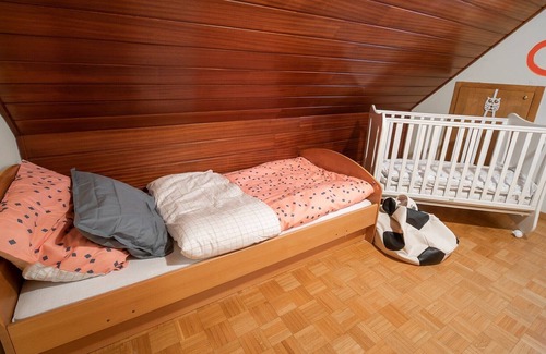 Cerklje ob Krki Appartement | Two bedroom apartment with Hot tub, Sauna and Pool near Podsreda