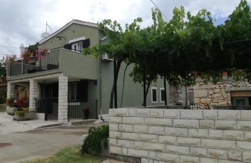 Topid Appartement | Apartment Tireli