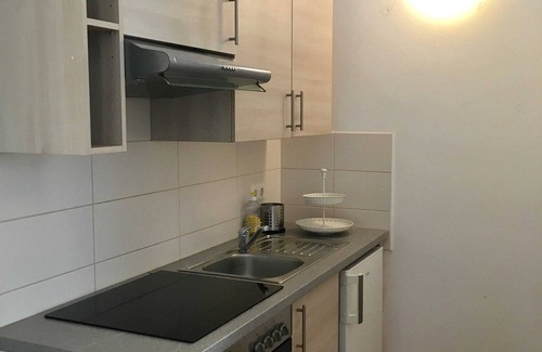 Neulerchenfeld Appartement | Apartment Top 30 mit Doppelbett im Wohnraum