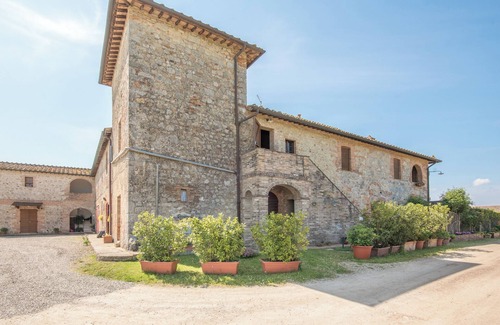Ville di Corsano Appartement | Appartement "Torre di Corsanello", avec vue sur le lac, jardin et Wi-Fi.