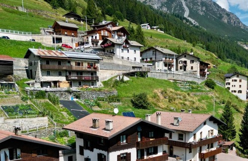 Semogo Appartement | Apartment 'Un Posto Al Sole' with Mountain View and Balcony