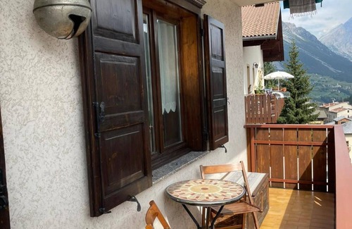 Semogo Appartement | Apartment 'Un Posto Al Sole' with Mountain View and Balcony