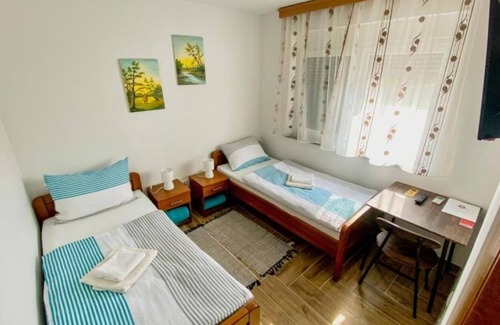 Vrbanja Appartement | Apartment Verde - rooms with private bathrooms: R5(2) - Vrbanja, Continental Croati, Croatia