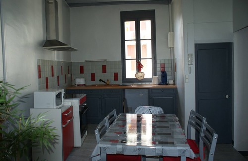 Loches Appartement | Appartement très bien situé et calme, la campagne à 3 mn à pied du centre ville
