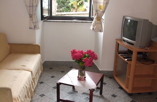 Ika Appartement | Appartement Vesna est situé à 50m de la mer