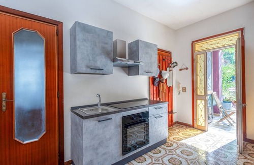 Lecce Appartement | Appartement 'Villa Aurora' avec piscine partagée, Wi-Fi et climatisation