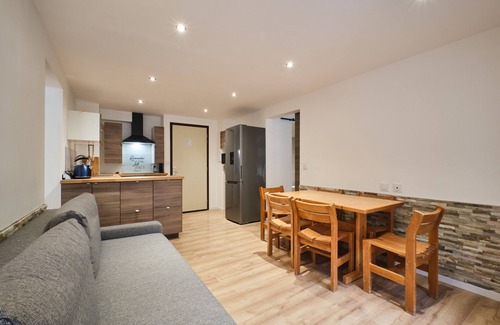 Gresse-en-Vercors Appartement | Apartment 'Vraiment Comme La Maison' with Shared Pool and Private Terrace