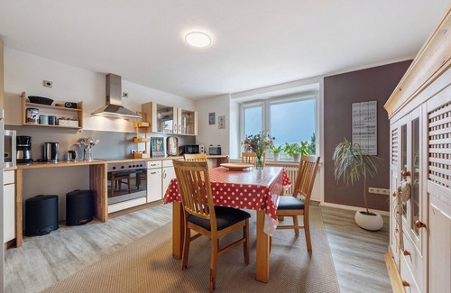 Bad Pyrmont Appartement | Appartement "Weserberglandblumen" avec vue sur les montagnes, jardin privé et Wi-Fi