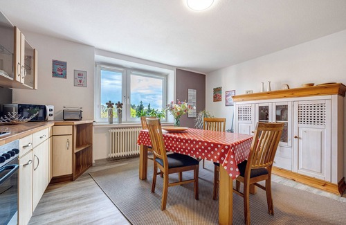 Bad Pyrmont Appartement | Appartement "Weserberglandblumen" avec vue sur les montagnes, jardin privé et Wi-Fi