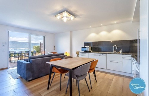 Veyrier-du-Lac Appartement | Appartement vue à 180° sur le lac et les montagnes