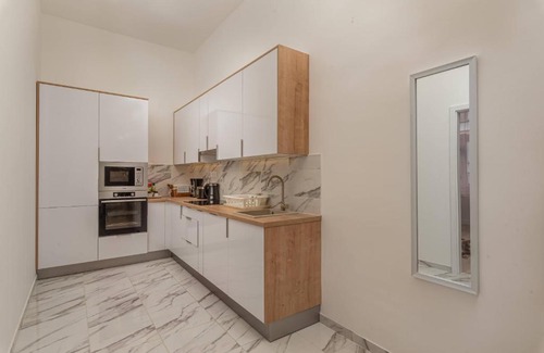 Lagymanyos Appartement | Apartment with 2 bedrooms Near Gellert Thermal Bath
