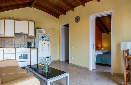 Alepou Appartement | Appartement avec 2 grandes vérandas ensoleillées