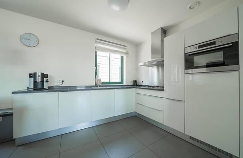 Uitdam Maison | Apartment with 5 bedrooms, a sauna and a balcony