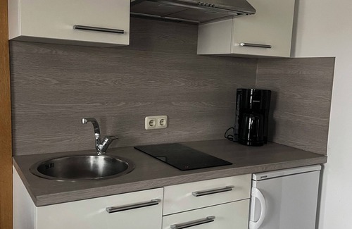 Glauburg Appartement | Apartment with a direct view of the Glauberg in a quiet location! Cycling and hiking trails