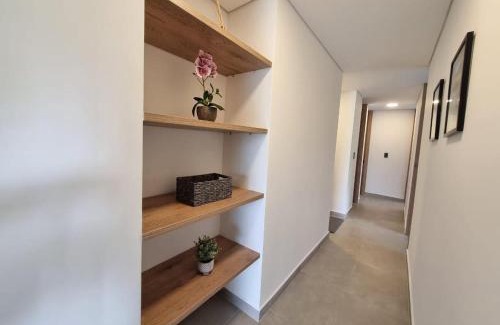 Guatape Appartement | Apartment with a hot tub and a view of Guatapé lake