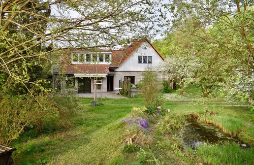 Erkner Appartement | Apartment with a view of the garden. 5 minutes to the lake and the S-Bahn