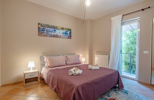 Lake Garda Maison | Apartment with balcony in the Roman countryside