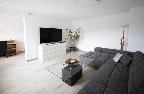 Konitz Appartement | Apartment with Netflix, Prime, WiFi, balcony & garden near the "Thuringian Sea"